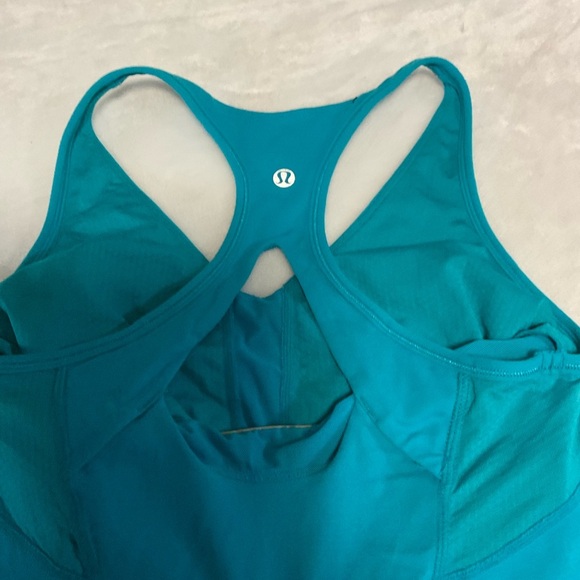 Lululemon Athletica Black Joggers and Aqua Racerback - Picture 4 of 12